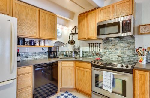 Dillon House | Mtn & Reservoir Views: Cozy Dillon Condo!