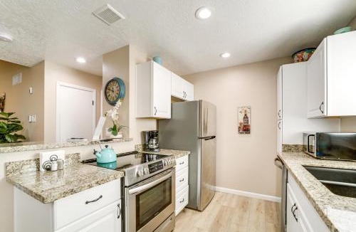 Oak Creek House | Mtn-View Condo w/Hot Tub Access in Sedona!