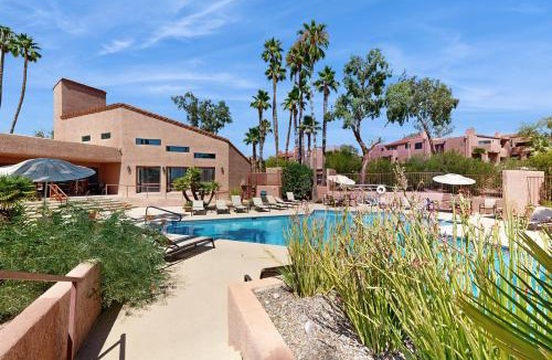 Tucson House | Mtn-View Condo w/Resort Amenities in Tucson!