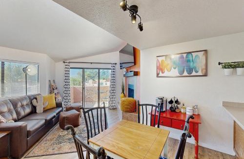 Tucson House | Mtn-View Condo w/Resort Amenities in Tucson!