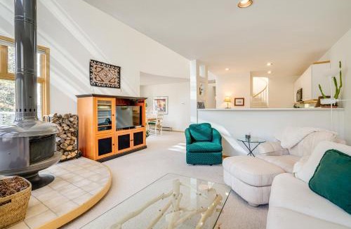 Frisco House | Mtn-View Deck, Workspace! Walkable Frisco Condo