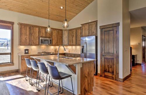 Grand Park House | Mtn-View Fraser Home w/Hot Tub - Near Skiing!