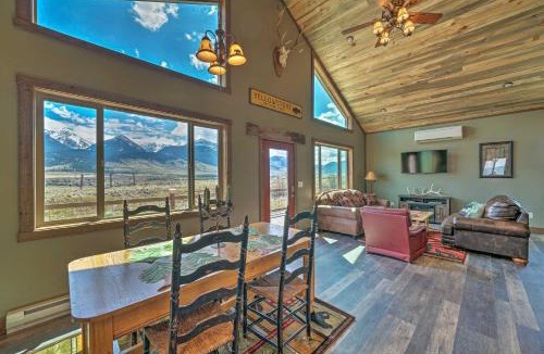 Livingston House | Mtn-View Group Retreat! 4 Cabins Near Yellowstone