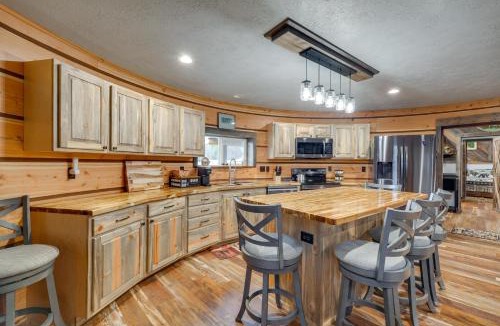 Lincoln House | Mtn-View Retreat w/Yard: 4 Mi to Dtwn Lincoln