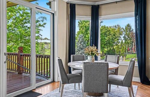 Jefferson House | Mulligan Manor Golf Course Views Fun Amenities