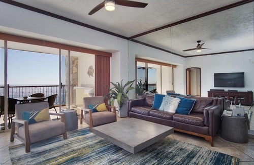 Bella Vista House | Must-See Paradise Gem Ocean Front Condo