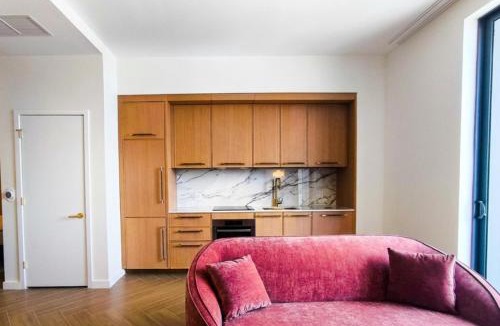 Wynwood Art District House | N835 Artistic Studio Retreat with Balcony in Wynwood