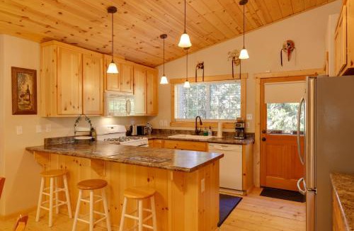 Glencoe House | Near Hikes: Arnold Cabin w/EV Charger & Fire Pit