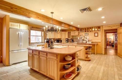 Heber House | Near Sitgreaves Nat’l Park: High Country Farmhouse