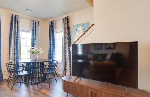 Bettendorf House | Near TBK Bank Sports Complex: Quad Cities Townhome