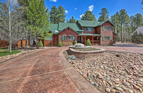 Pinetop House | Near Woodland Lake Park: Cabin w/Serene Deck!