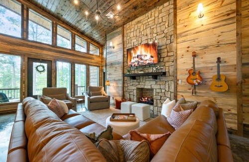 Pickens House | Nectars Ridge - Heated Pool, Hot Tub, Ping Pong, Arcade