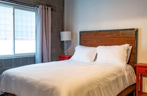 Sheridan Hotel | Nelson Inn - The Four Top, 101