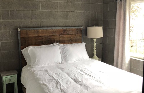 Sheridan Hotel | Nelson Inn - The Four Top, 102