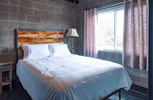 Sheridan Hotel | Nelson Inn - The Four Top, 102