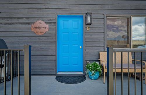 West Yellowstone House | New! 1 minute away from the entrance Wild Flower