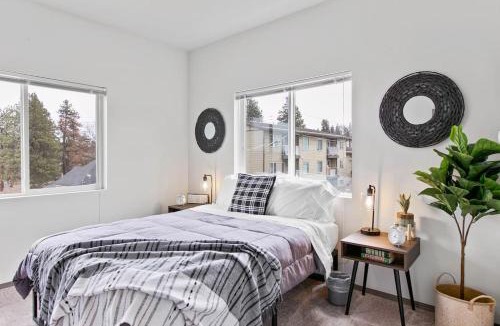South Perry District Apartment | New 2 Bd 2 Bth Near Perry Dist and Downtown