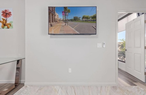 Fountain Hills Apartment | New 2 Bed 2 Bath On The Avenue