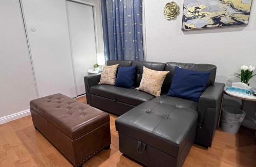 Fontana House | NEW! 2-Bedroom Fontana Guest House close to Kaiser Permanente