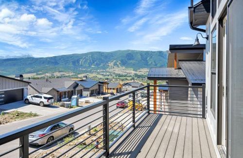 Wolf Creek House | NEW 5 Bedroom House All Season Paradise Powder Mountain Views & Golfing