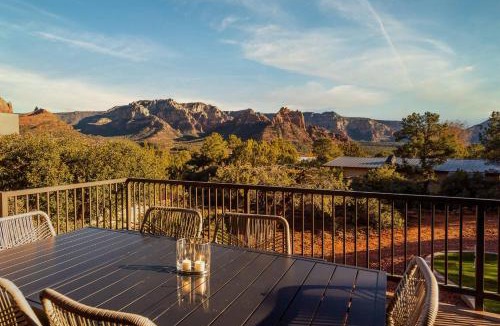 Uptown Sedona House | NEW! Amazing Views in Uptown | Hot Tub | Sleeps 9