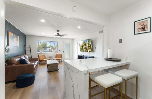 Camelback East Apartment | New Blue&Pink Pool Centra PHX