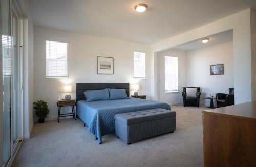 Castle Rock House | New Build 1BR Home Stunning Views Denver Access