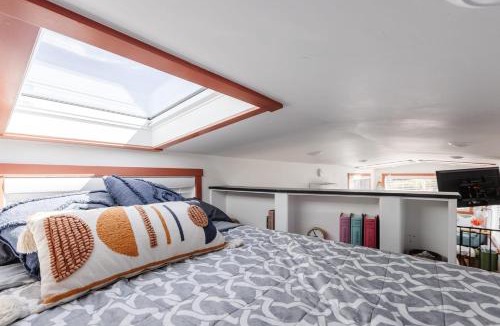 Apple Valley House | New calm & relaxing Tiny House w deck near ZION