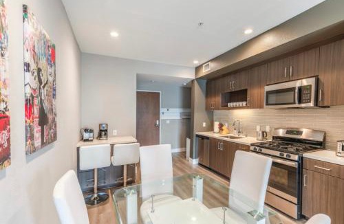Beverly Hills Apartment | New Construction Modern Luxury Views Pool & Patio an