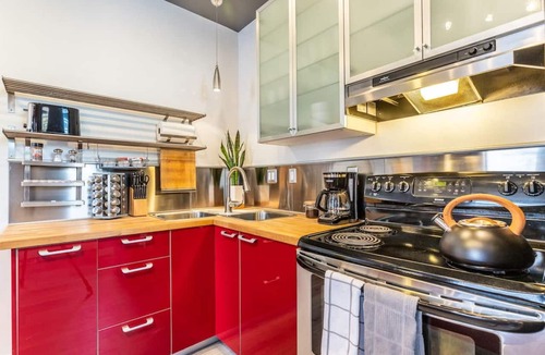 Central City Apartment | New Contemporary, Historical Unit from 5 Star Host