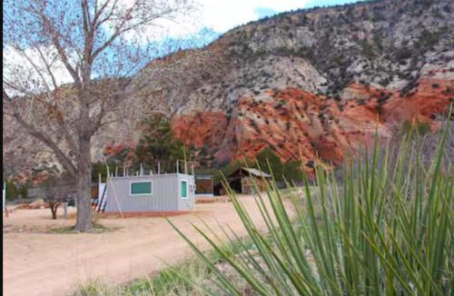 Orderville House | NEW! Cozy Container Home at Cliffside #2