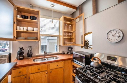 East Central House | New Distinctive Historical Unit from 5 Star Host