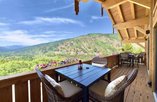 Red Cliff Ski Chalet | New for 2025 Chalet Homestake View