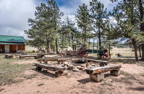 Lake George Ski Chalet | New! Historic 1906 cabin in Colorado Natl Forest