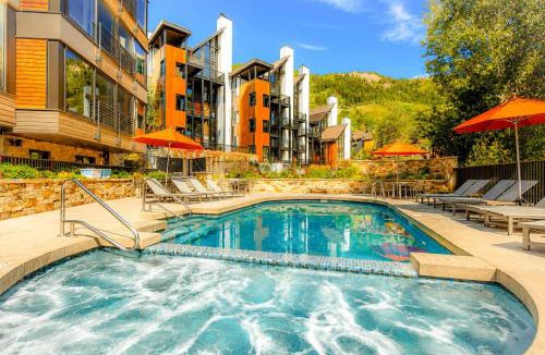Aspen House | New Listing 3BR 3BA Aspen Condo