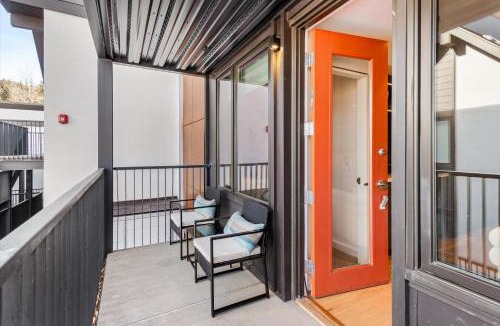 Aspen House | New Listing 3BR 3BA Aspen Condo