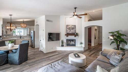 Continental Foothills House | New Listing Stylish 4 Bdrm wPool and Game Room