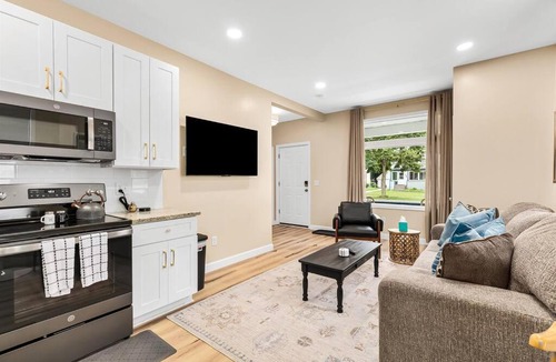 Mount Clemens Apartment | New! Luxury 1BR Flat near Downtown Mount Clemens