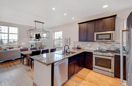 Rendezvous House | New Luxury Cabin #60 - Hot Tub & Great Views - 500 Dollars Of FREE Activities & Equipment Rentals Daily