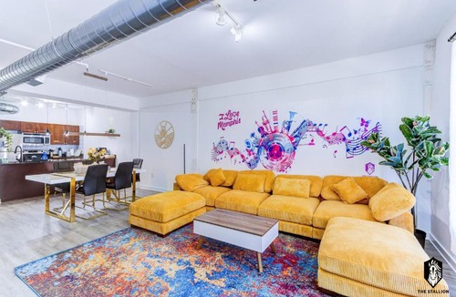 Downtown Memphis Apartment | NEW Modern Spacious Loft in Downtown with free parking