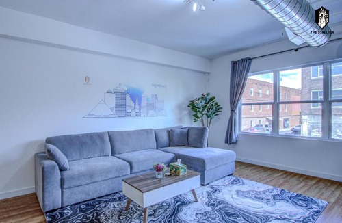 Downtown Memphis Apartment | NEW Modern Spacious Loft in Downtown with free parking