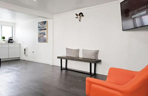 Southeast Boise Apartment | New on Bsu Campus 3 beds Fully Remodeled