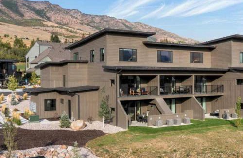 Wolf Creek House | New Scenic Garden of Eden Golf View
