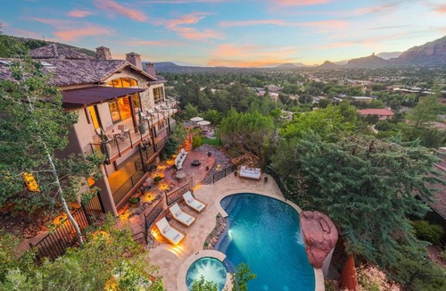 West Sedona House | NEW - Tuscan Red Rock Overlook - Spectacular Views 2 Pools Waterfalls Fire Features Spa Sauna Massage Chairs & Salt Room