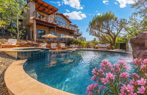 West Sedona House | NEW - Tuscan Red Rock Overlook - Spectacular Views 2 Pools Waterfalls Fire Features Spa Sauna Massage Chairs & Salt Room