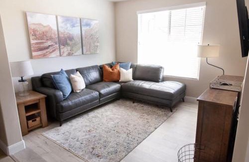 Sienna Hills House | Newly Remodeled Family Townhome with Bunkroom and Heated Pool