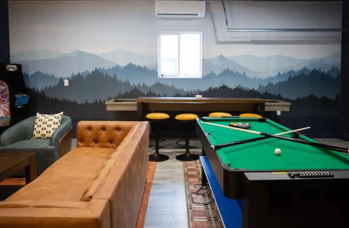 Northglenn House | Newly Remodeled Hot Tub Fire Pit Game Room