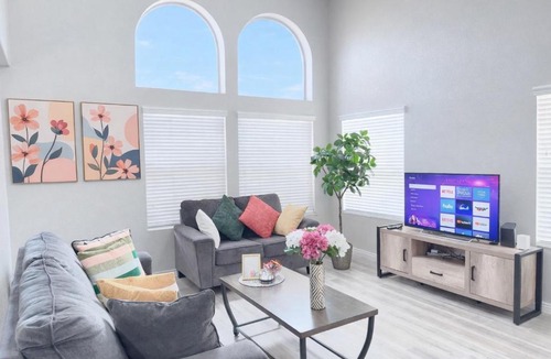 Summerlin Villa | Newly Remodeled Pool Villa Fast WiFi Summerlin