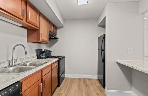 Springfield Apartment | Newly Renovated Unit in Central Spfld #101