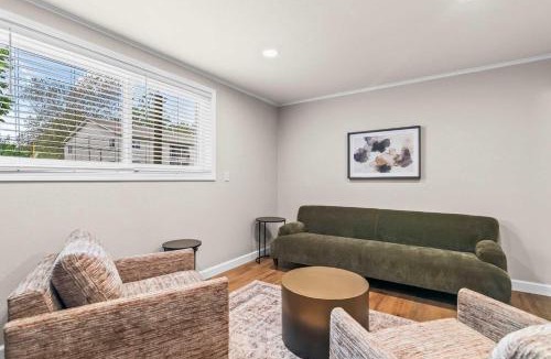Springfield Apartment | Newly Renovated Unit in Central Spfld #102